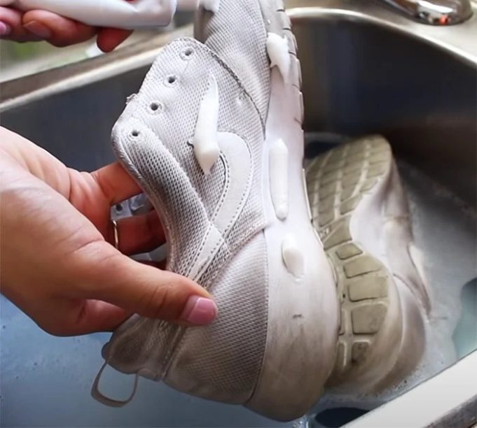 How to clean dirty white shoes